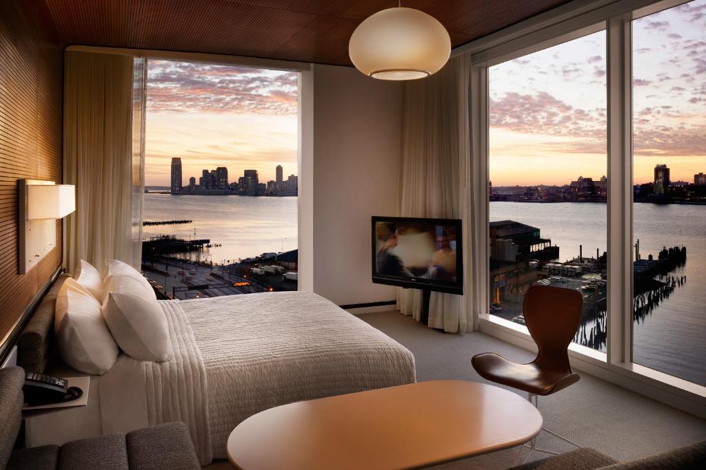 The_standard_high_27's photo