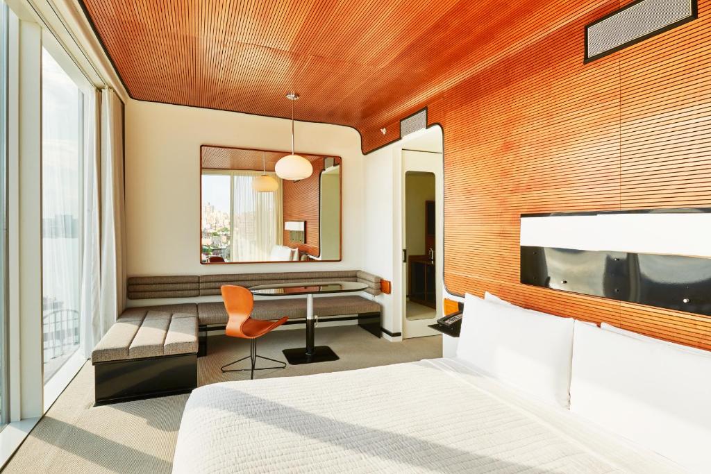 The_standard_high_6's photo