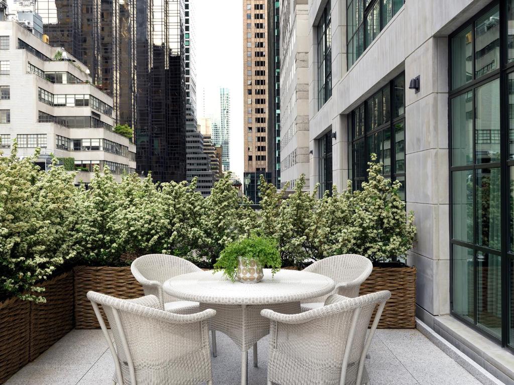 The_whitby_hotel_17's photo