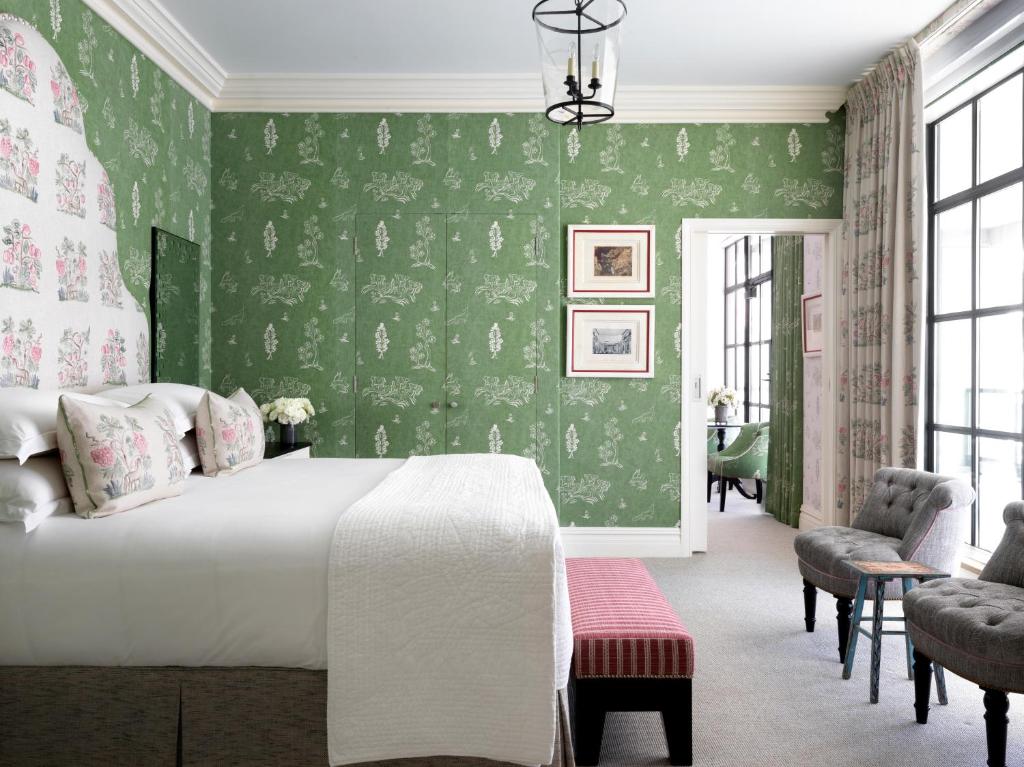 The_whitby_hotel_23's photo