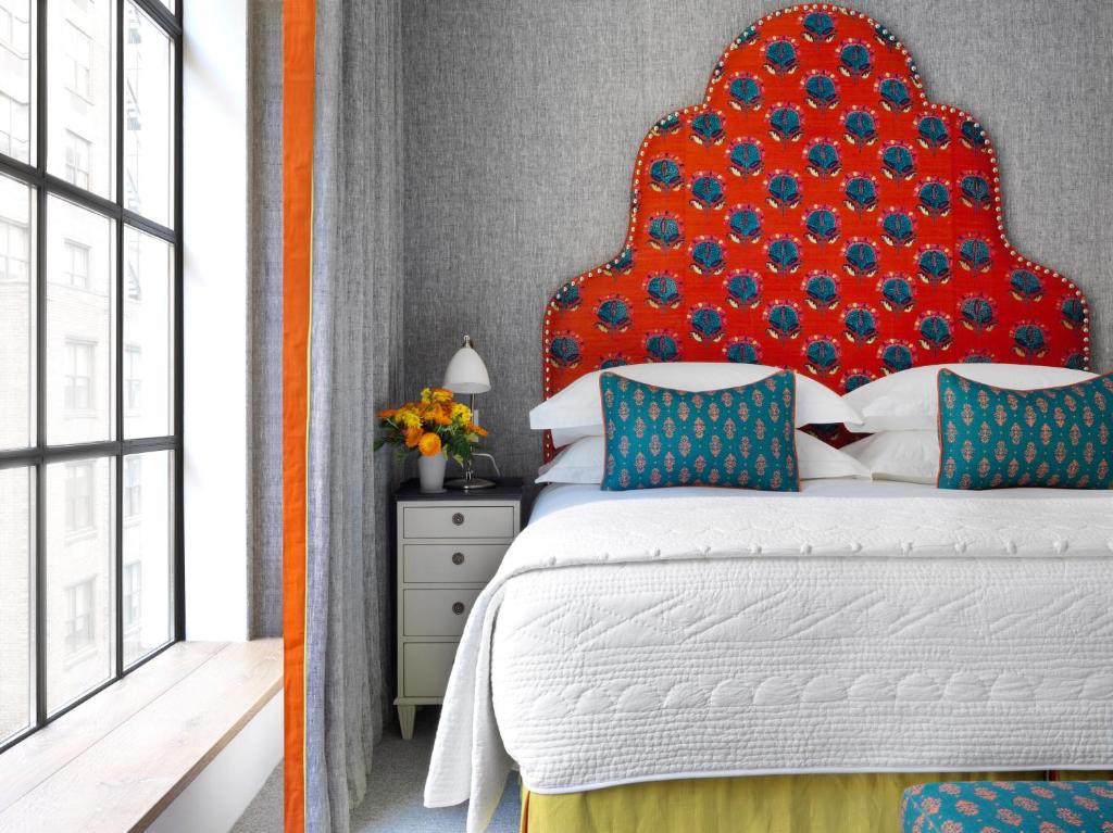 The_whitby_hotel_36's photo