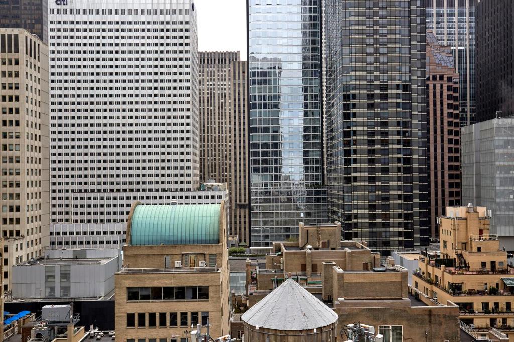 The_whitby_hotel_38's photo