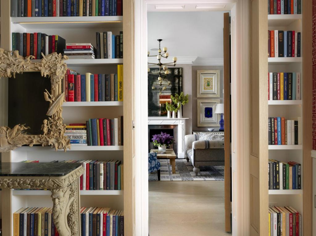 The_whitby_hotel_4's photo