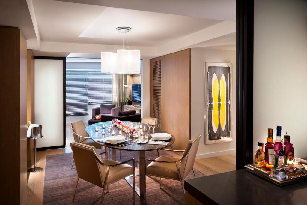 conrad_new_york_35's photo