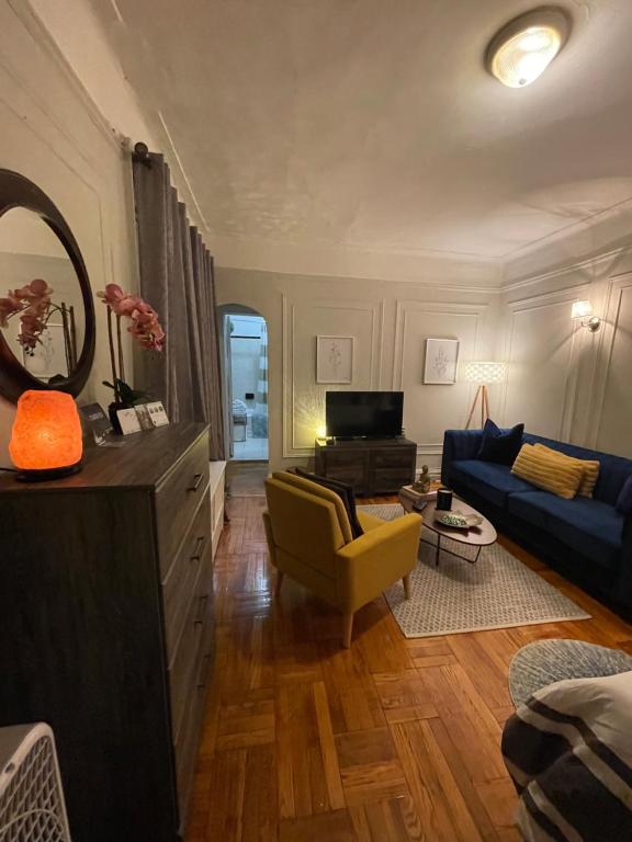 Eclectic_cozy_studio_inwood_11's photo