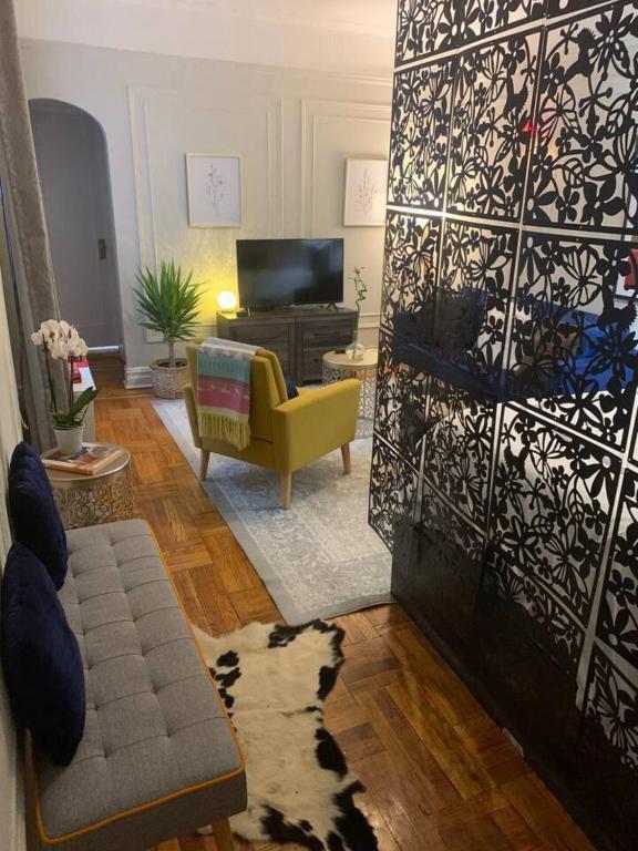 Eclectic_cozy_studio_inwood_38's photo