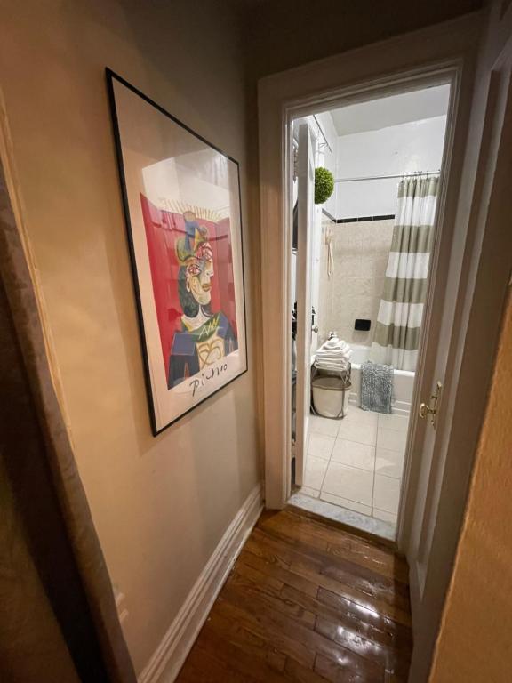 Eclectic_cozy_studio_inwood_6's photo