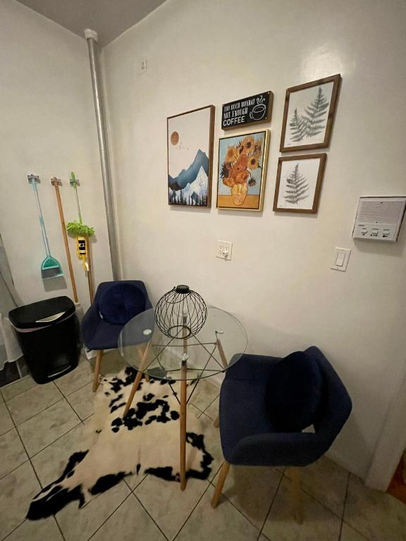 Eclectic_cozy_studio_inwood_8's photo