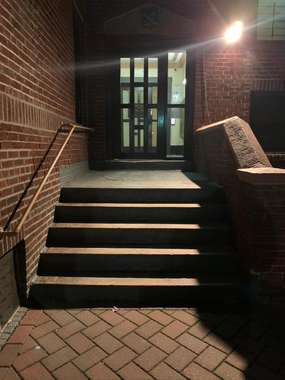 Eclectic_cozy_studio_inwood_9's photo