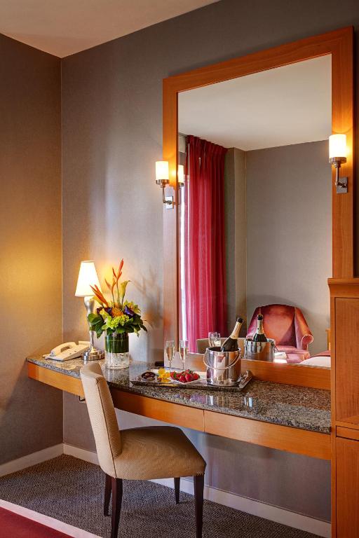 Hotel_giraffe_31's photo