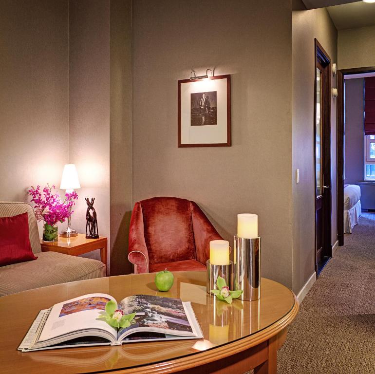 Hotel_giraffe_35's photo