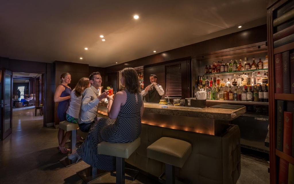 Library_hotel_31's photo