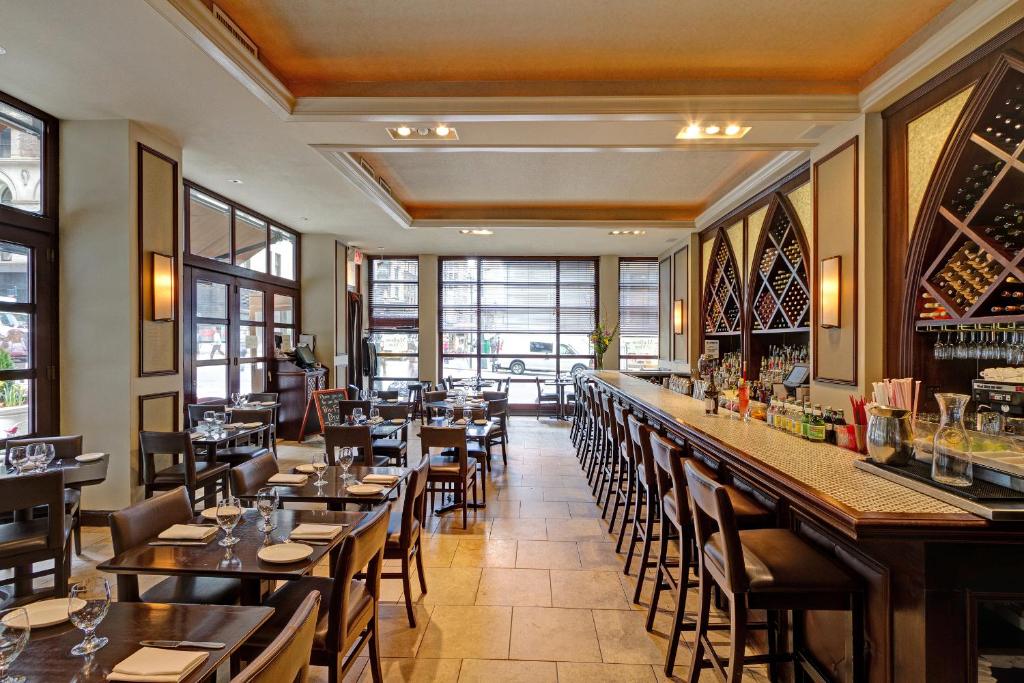 Library_hotel_43's photo