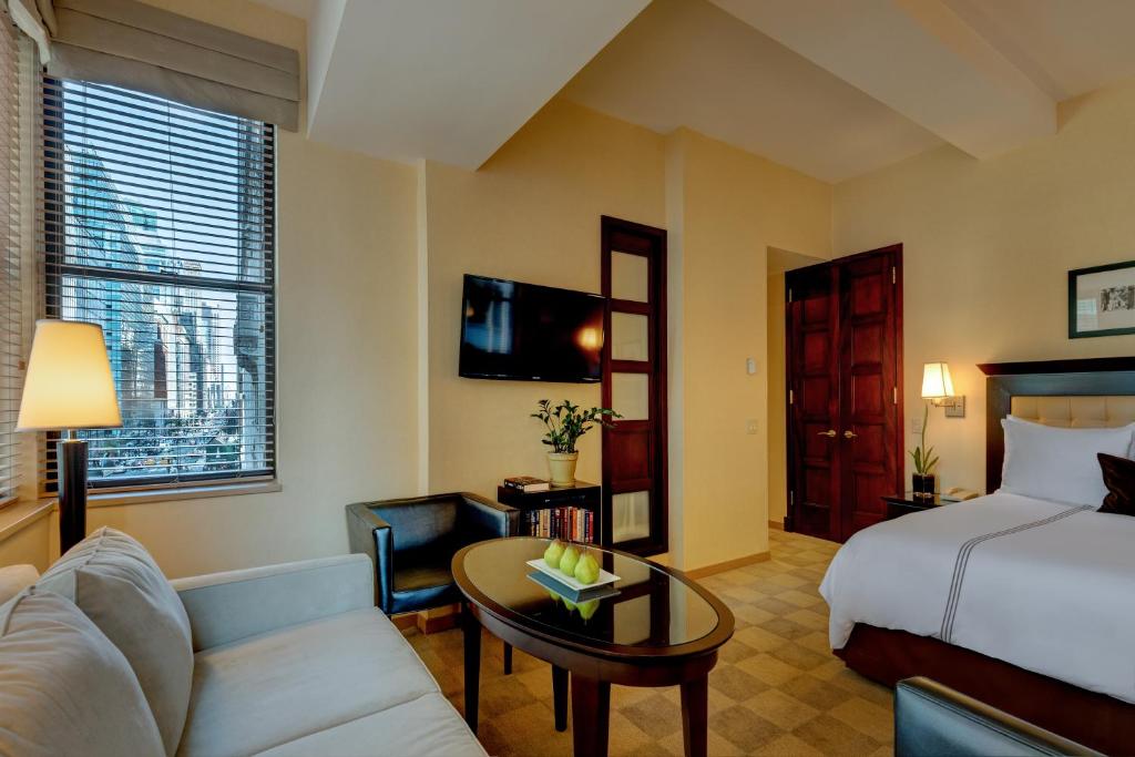 Library_hotel_8's photo