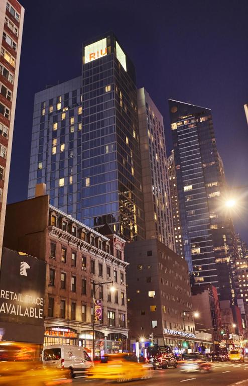 Riu_plaza_11's photo