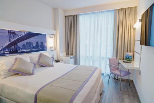 Riu_plaza_21's photo