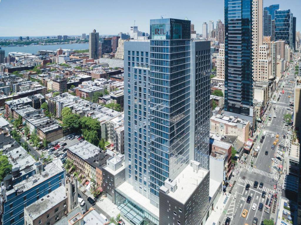 Riu_plaza_26's photo