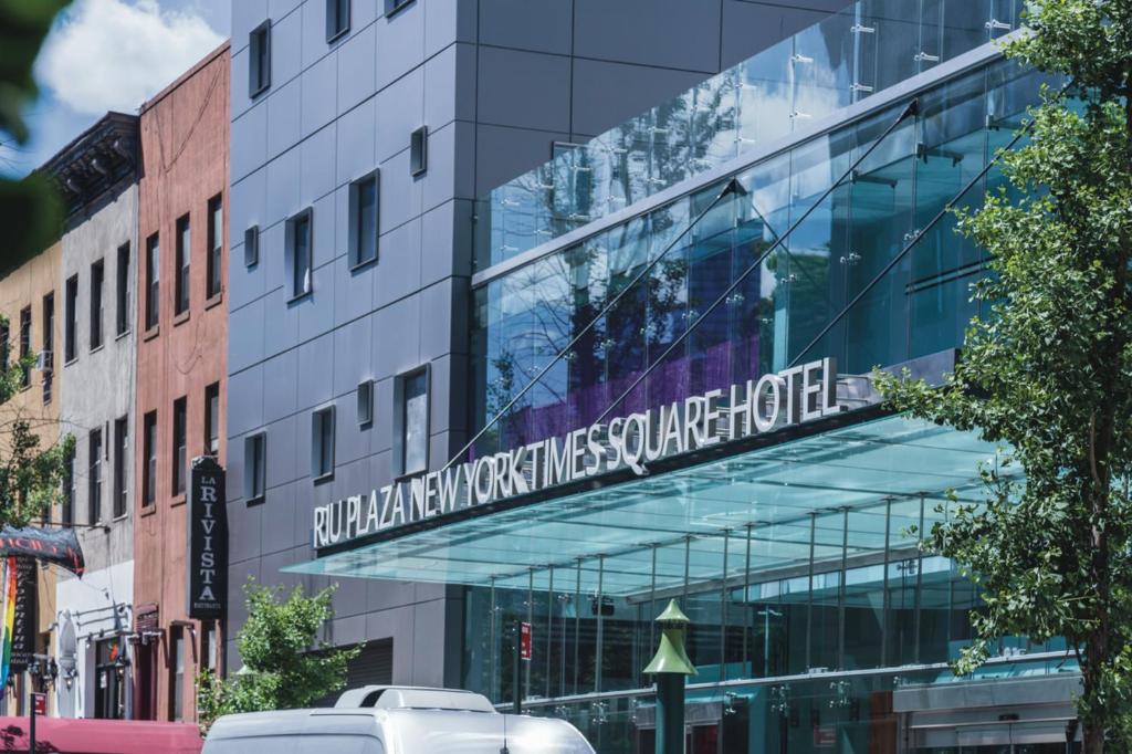 Riu_plaza_27's photo