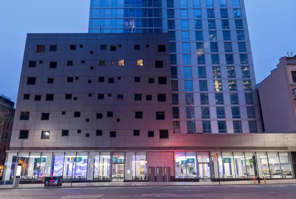 Riu_plaza_46's photo