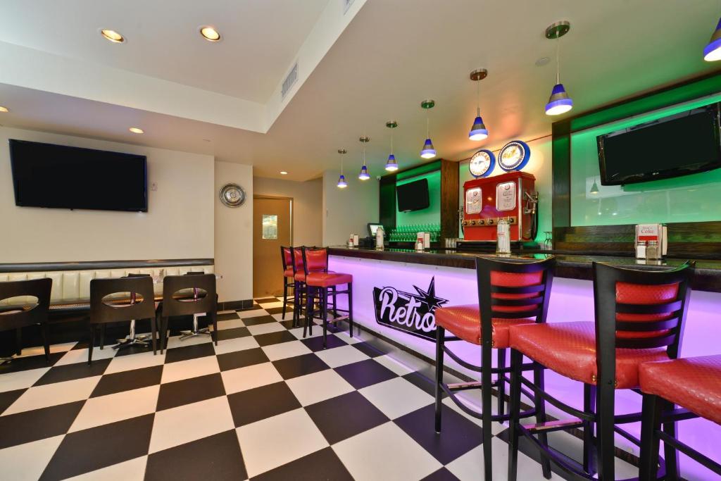 Holiday_inn_26's photo