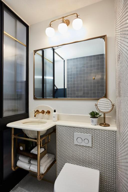 Civilian_hotel_42's photo