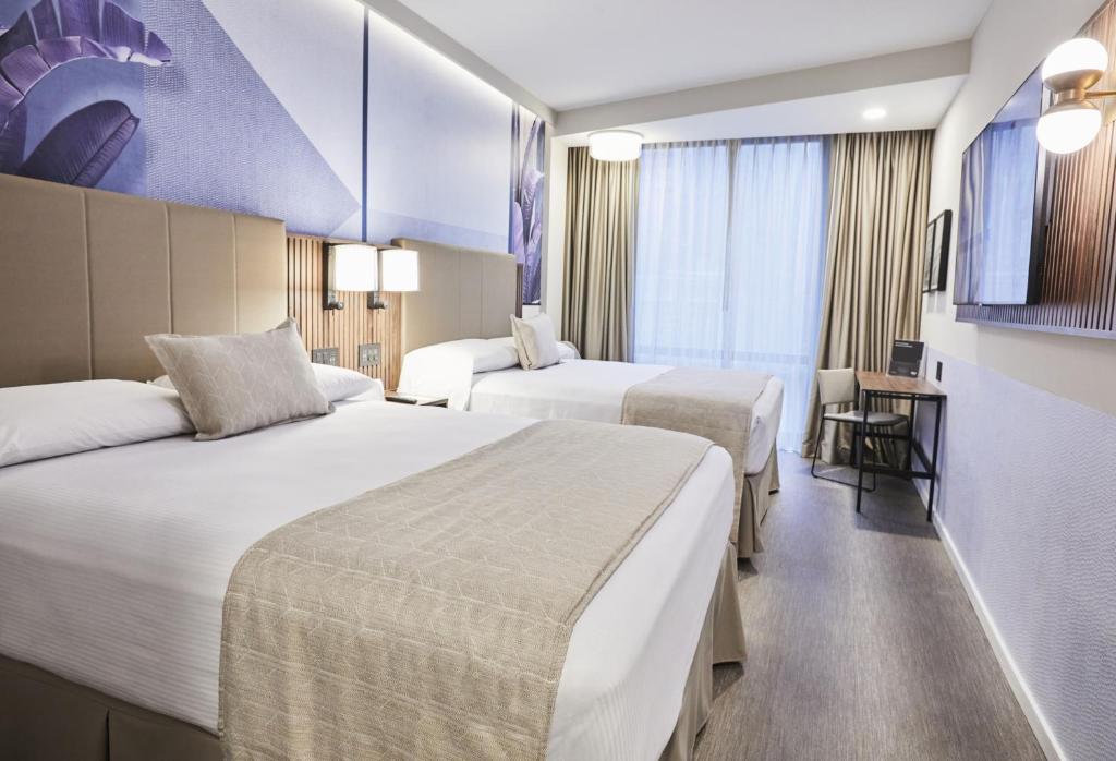 Riu_plaza_30's photo