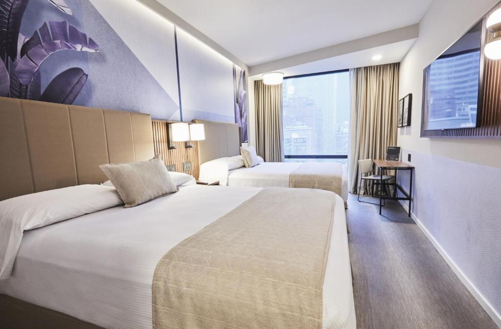 Riu_plaza_31's photo