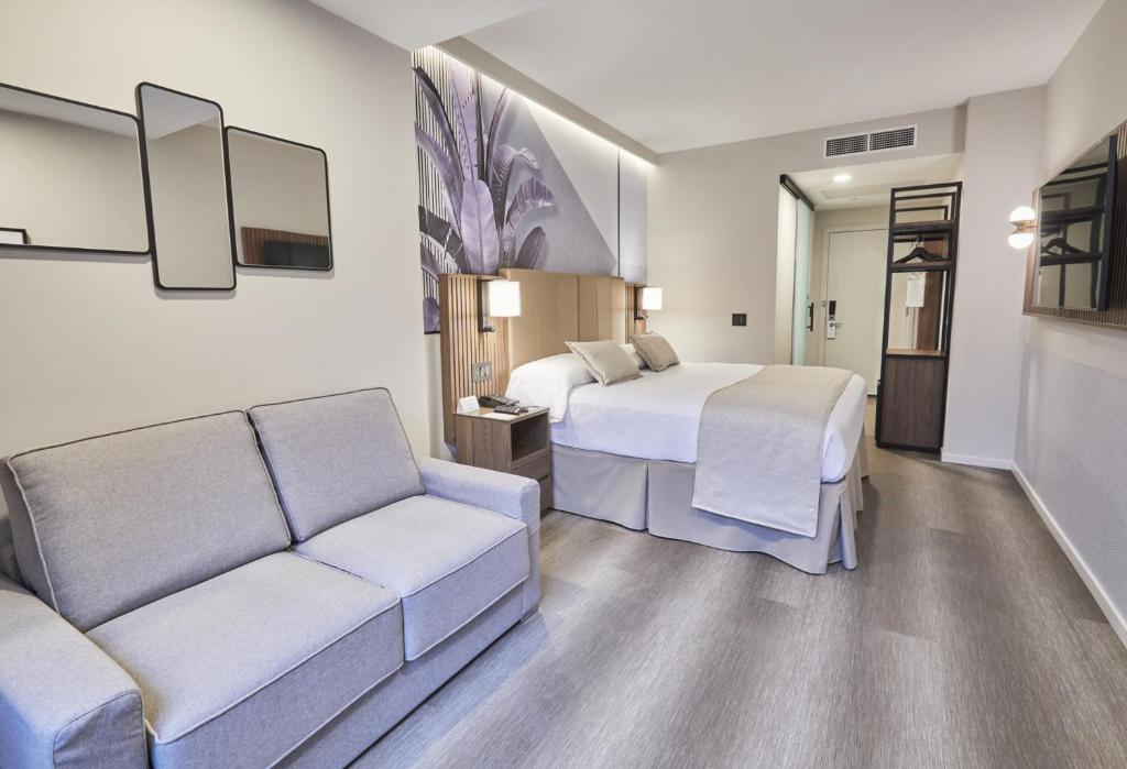 Riu_plaza_36's photo