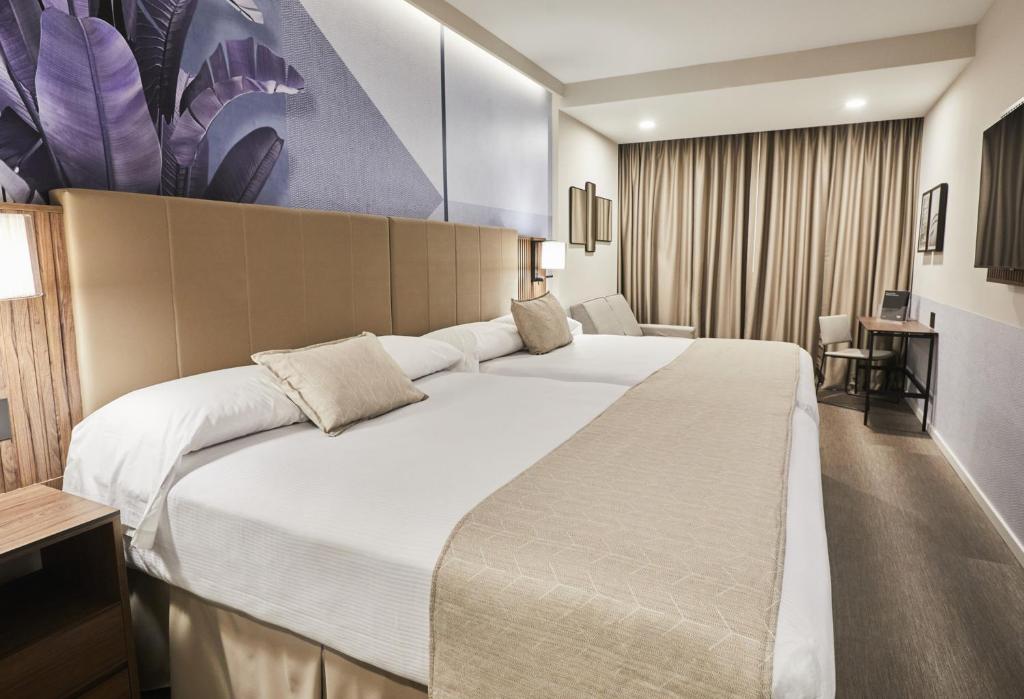 Riu_plaza_40's photo