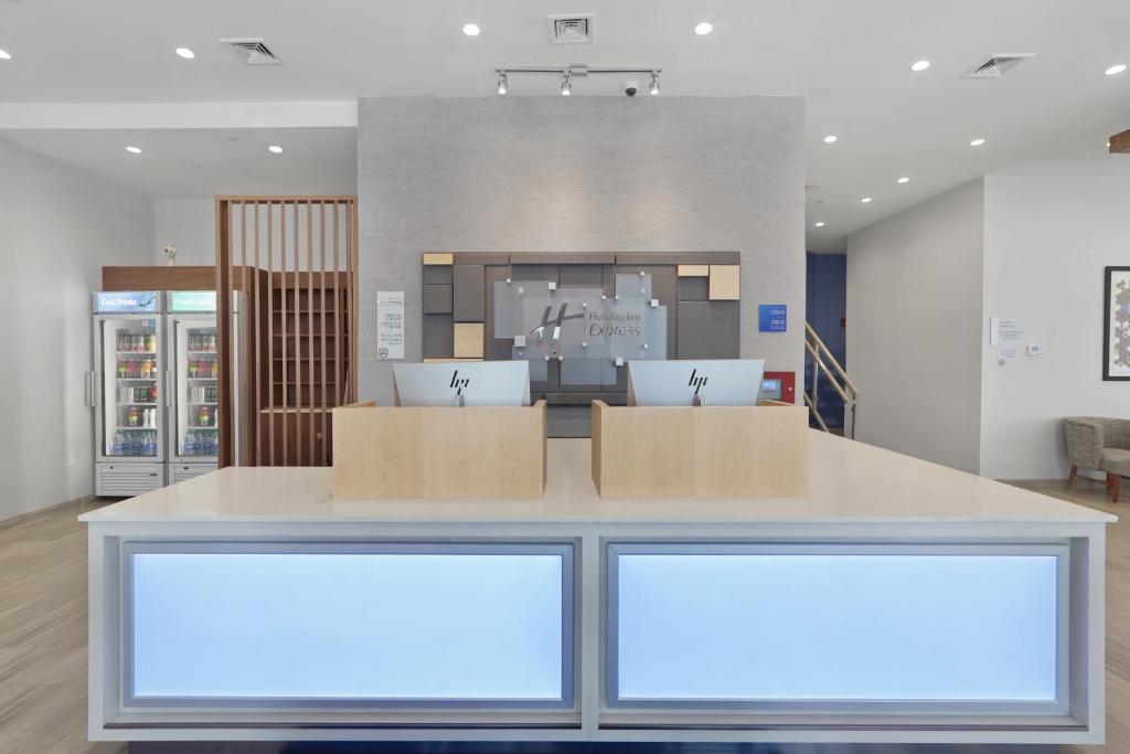 Holiday_inn_7's photo