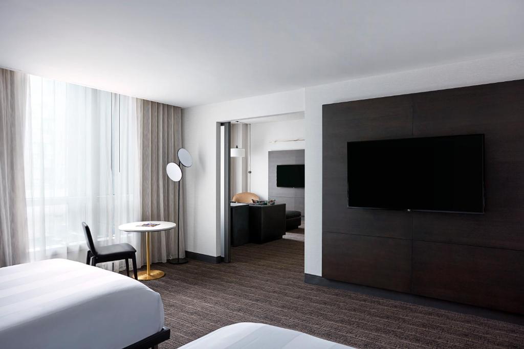 Newyork_marriott_18's photo