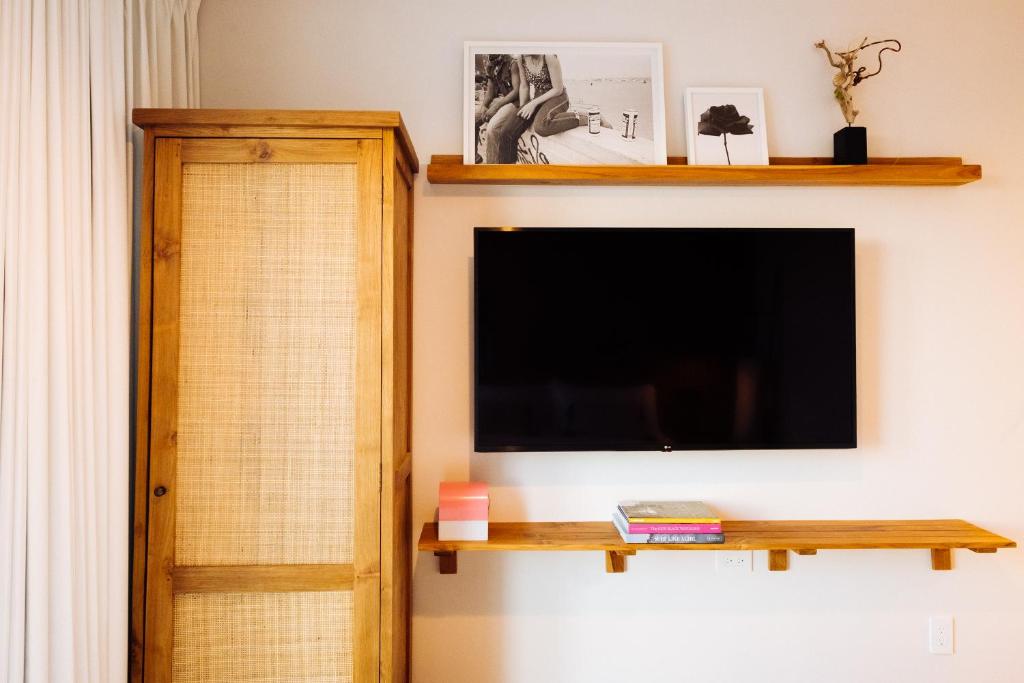 Rockaway_hotel_21's photo