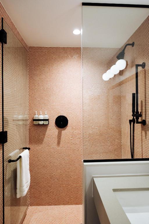 Rockaway_hotel_23's photo