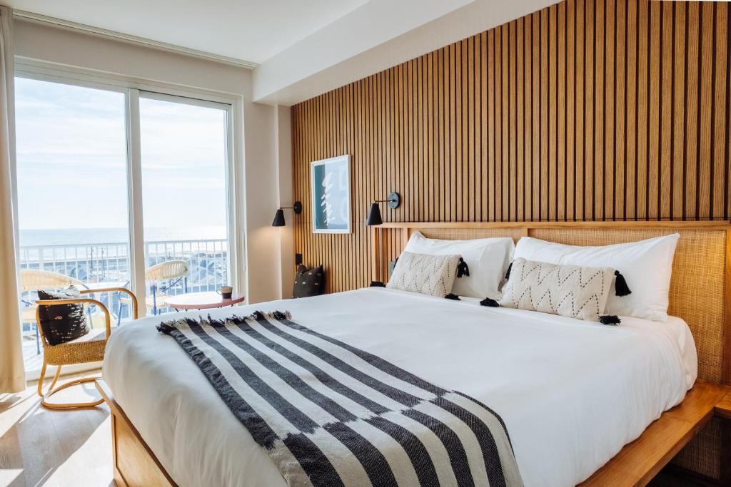 Rockaway_hotel_32's photo