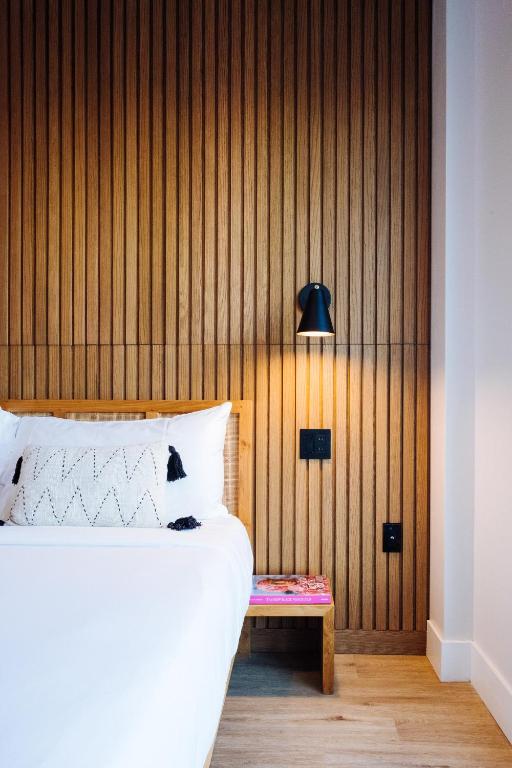 Rockaway_hotel_35's photo