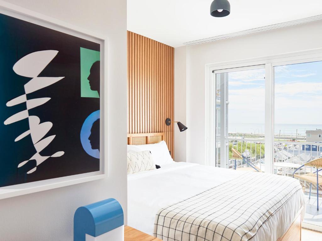 Rockaway_hotel_7's photo