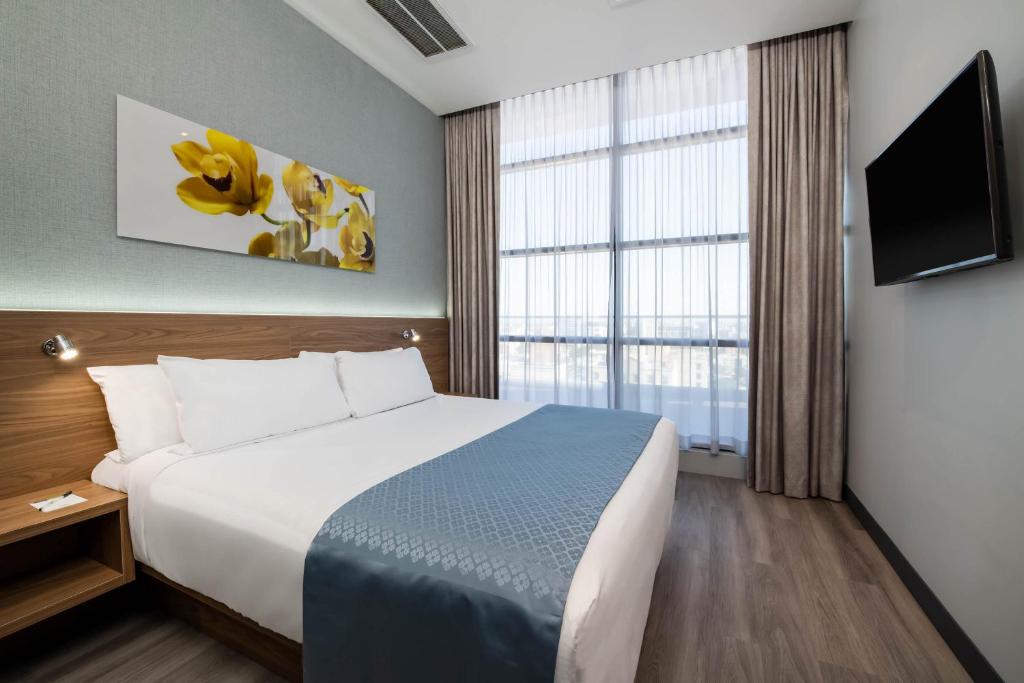 Wingate_wyndham_12's photo