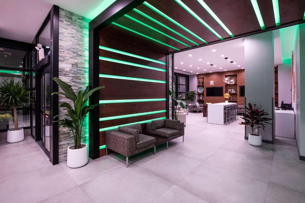 Wingate_wyndham_32's photo