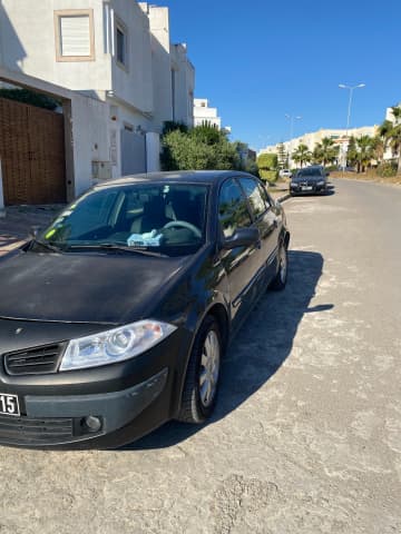 Renault MEGANE 2010 — photo 2