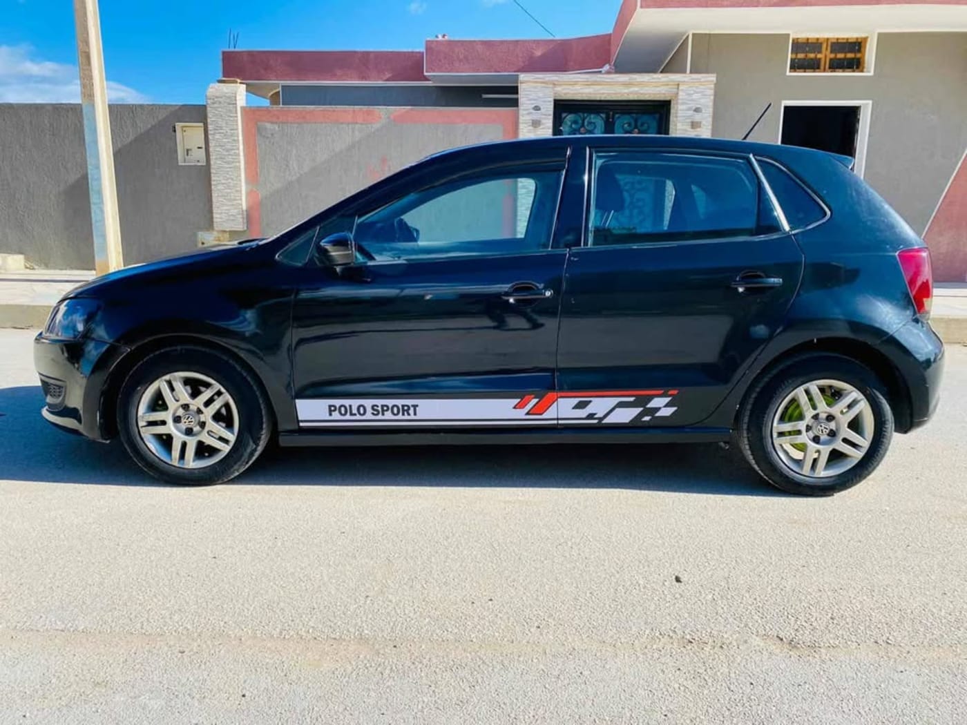 Volkswagen Polo 7 2010 — photo 1