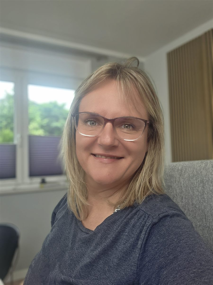 Gina Selent, TÜV-zertifizierte KI-Trainerin