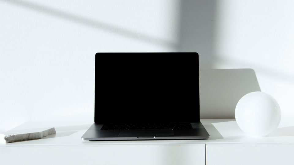 Declutter Your Desk, Amplify Your Focus