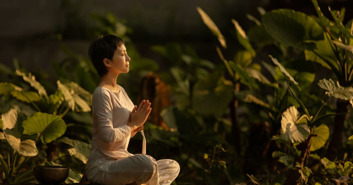 Snap Back to Focus: Mindful 5-Minute Escapes