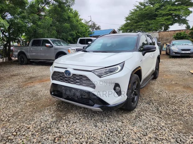 Toyota RAV4 Limited AWD White - Image 1