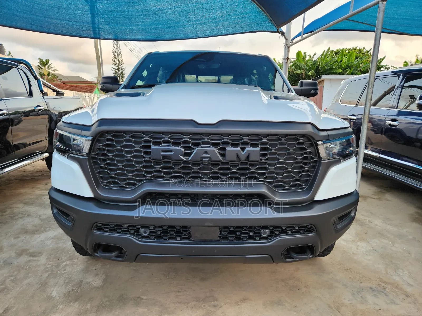 Dodge RAM White thumbnail 2