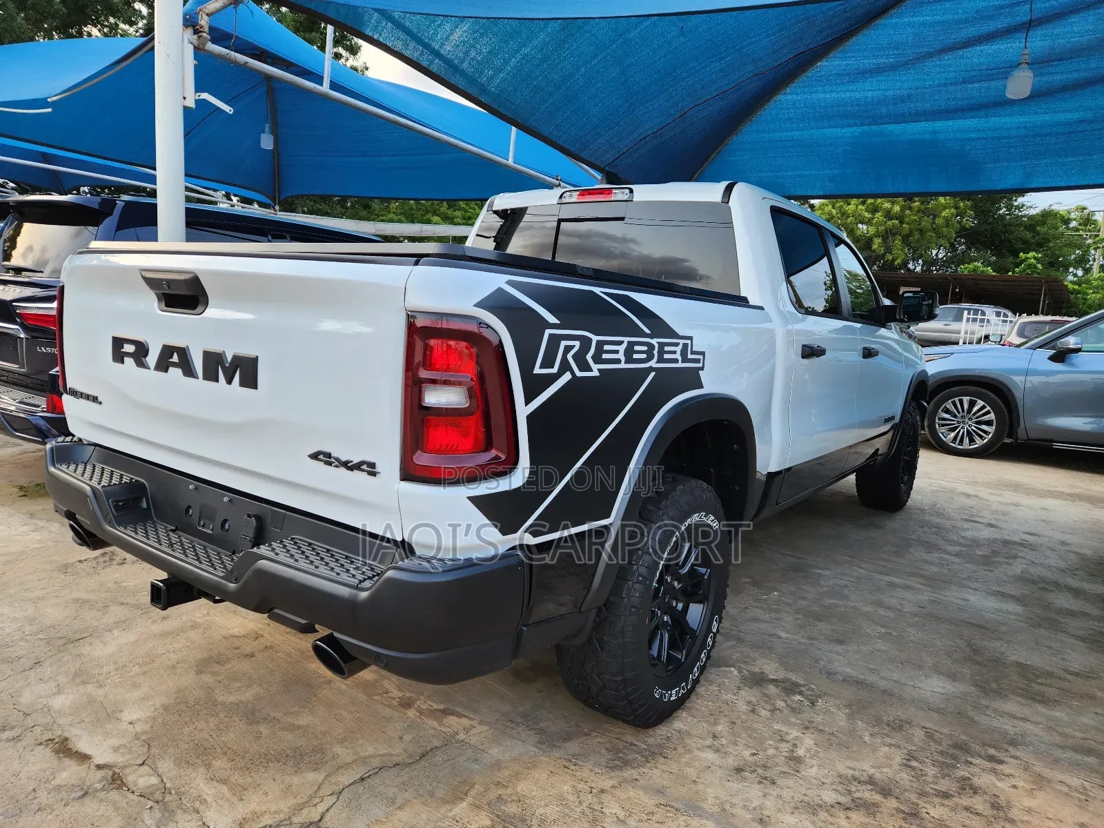 Dodge RAM White thumbnail 5