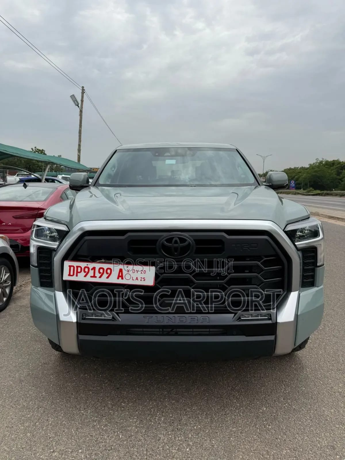 Toyota Tundra Limited CrewMax 5.5' Bed Green thumbnail 2
