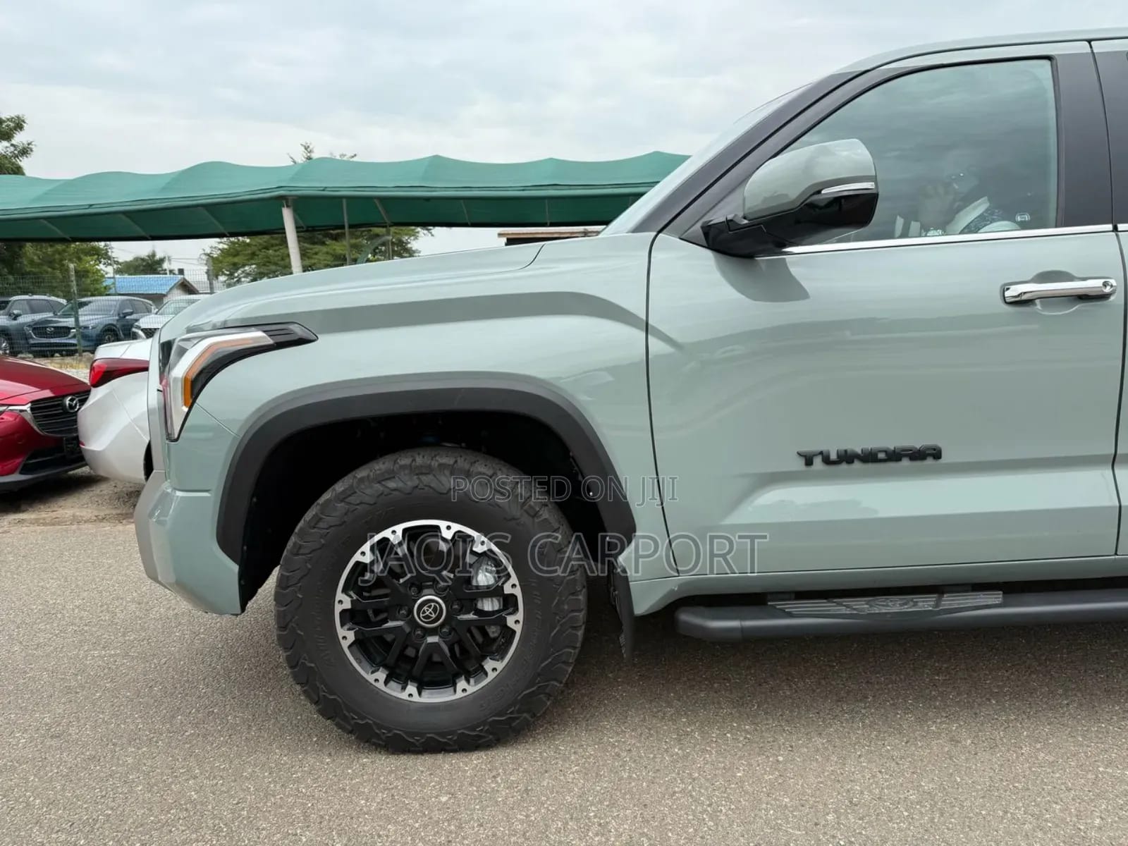 Toyota Tundra Limited CrewMax 5.5' Bed Green thumbnail 3