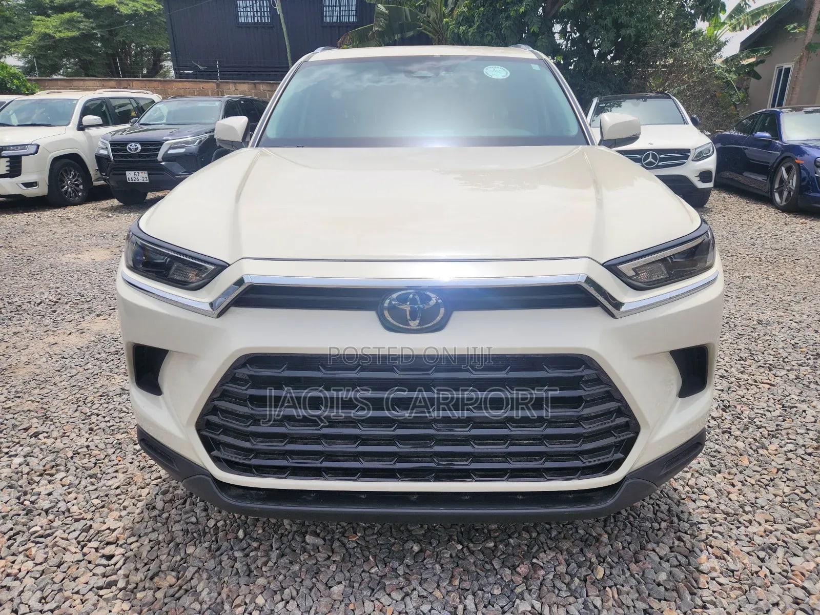 Toyota Highlander XLE AWD White thumbnail 2
