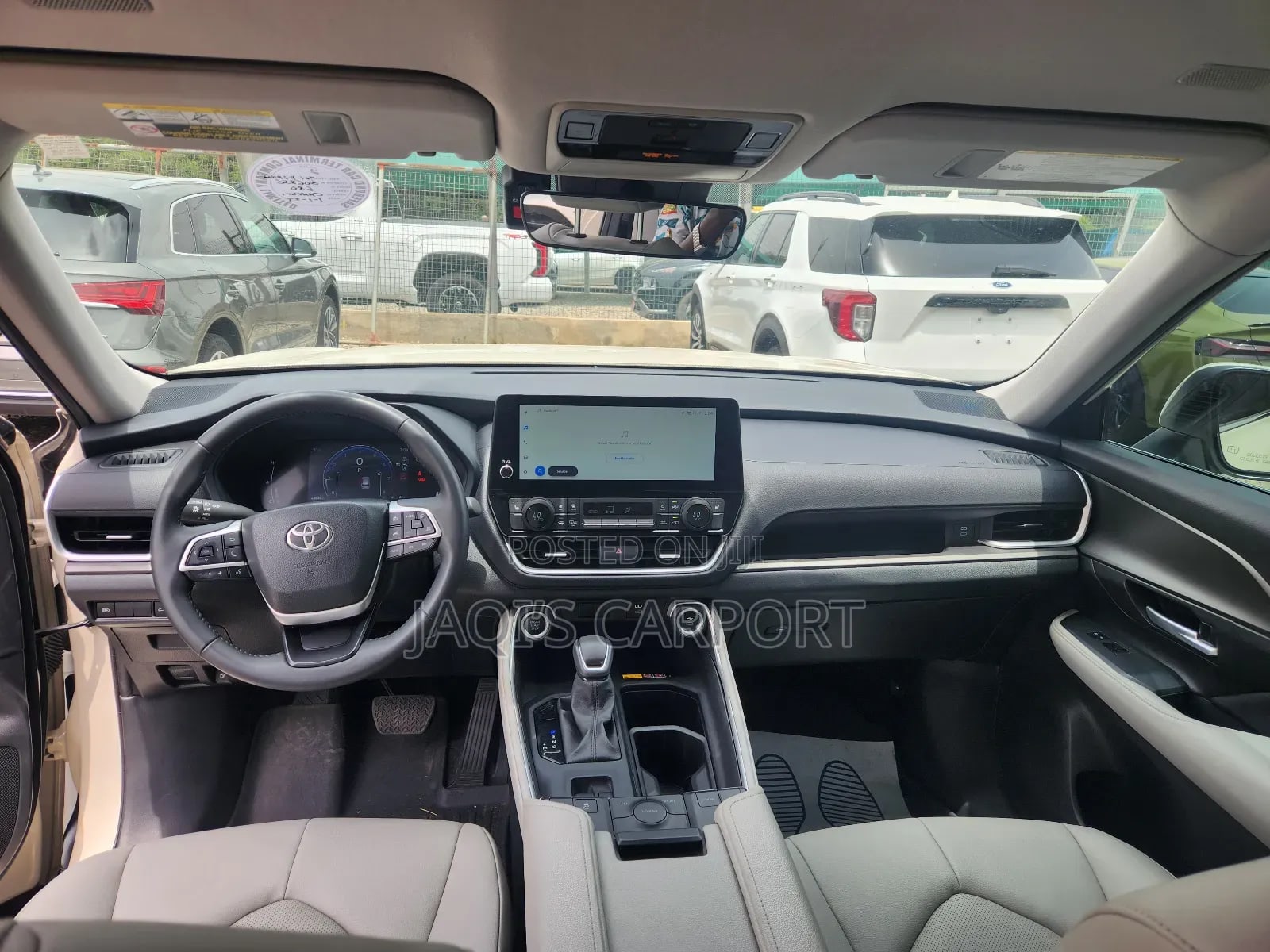 Toyota Highlander XLE AWD White thumbnail 3
